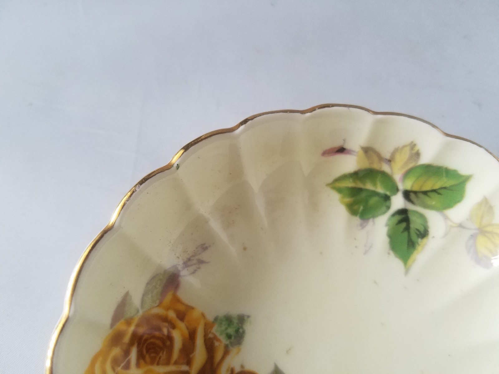 Aynsley Vintage English Fine Bone China Candy Dish Beige Floral Scalloped 4 1/2