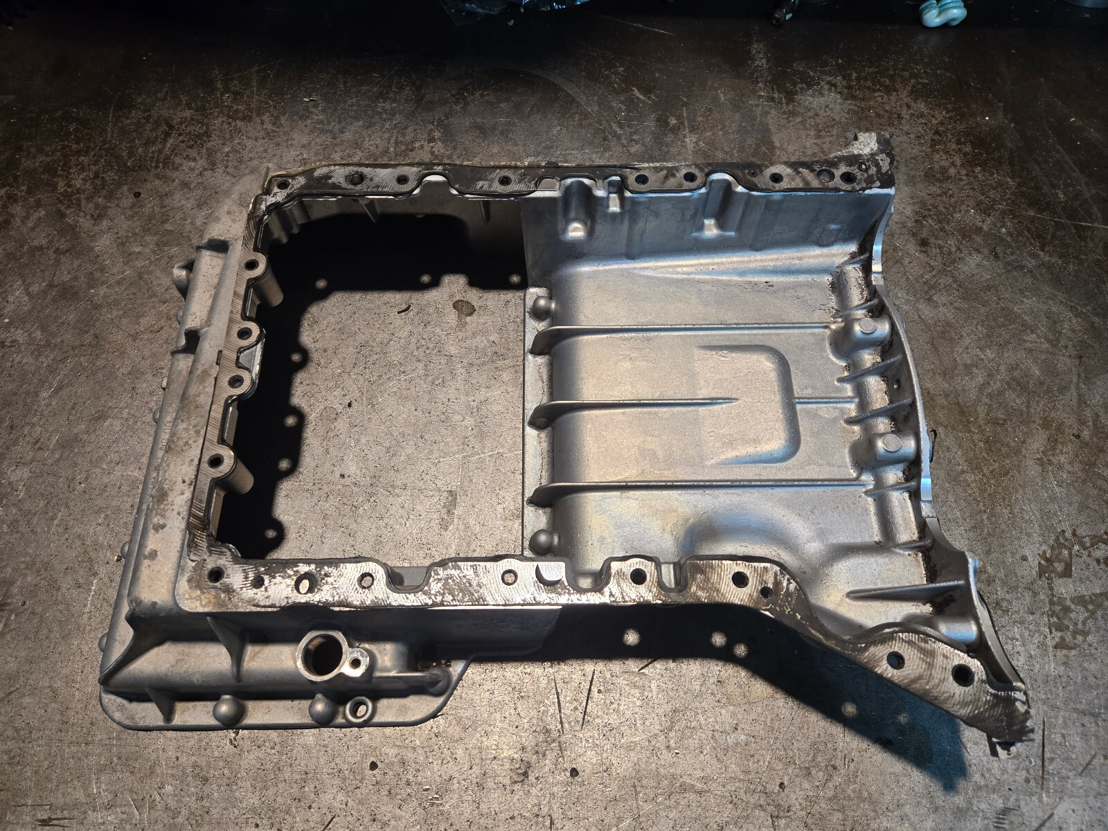 Mercedes Sprinter W906 Oil Pan Top A6510140800 - Picture 7 of 14