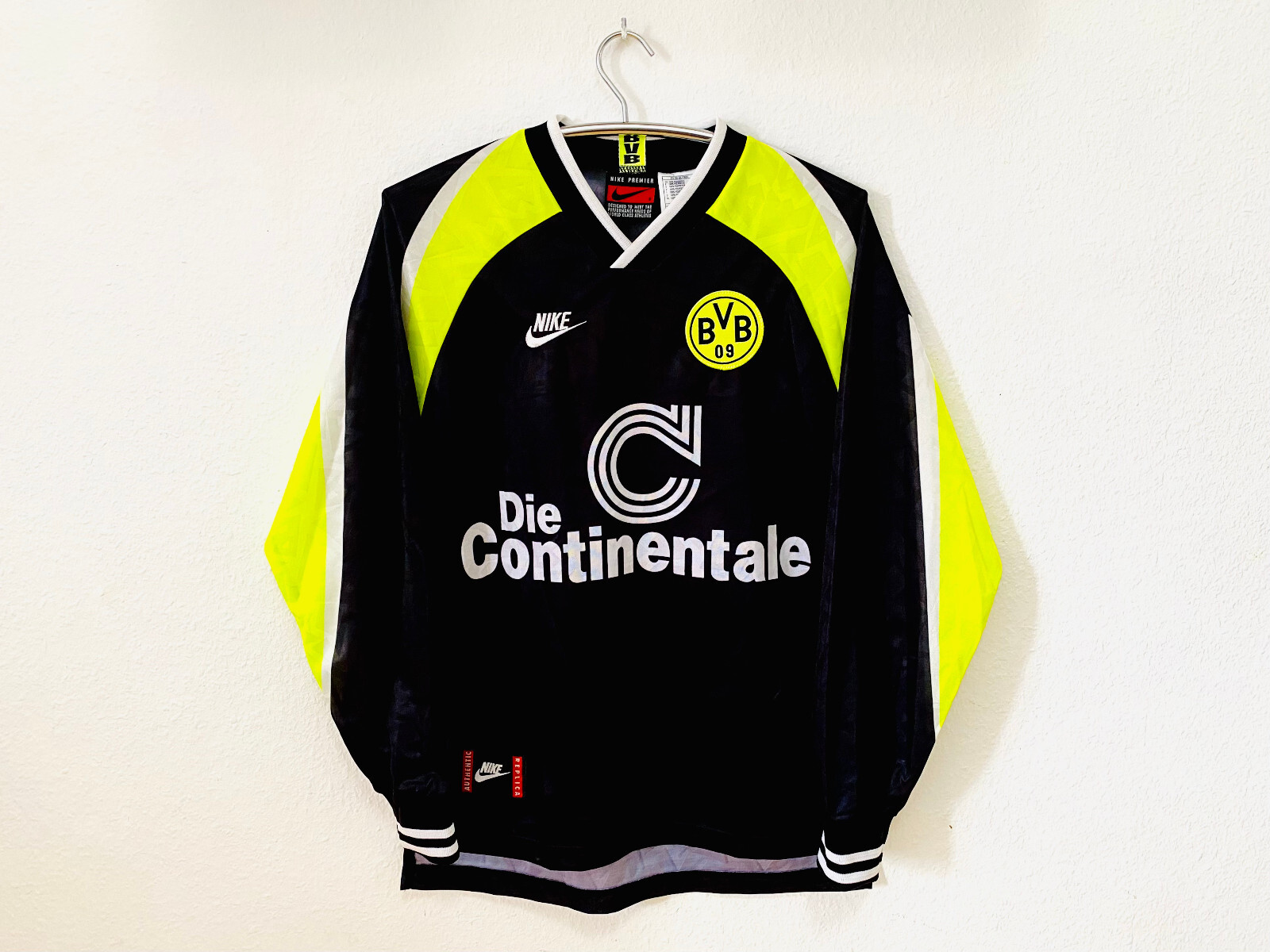 Borussia Dortmund *Mint Condition* Adult S Away Football