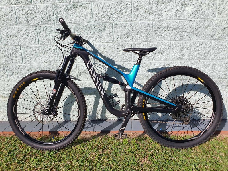 canyon spectral cf 9.0 pro