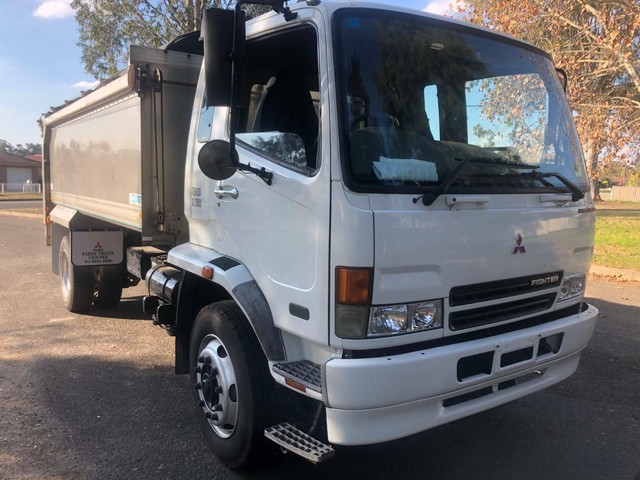 Mitsubishi fuso 2004