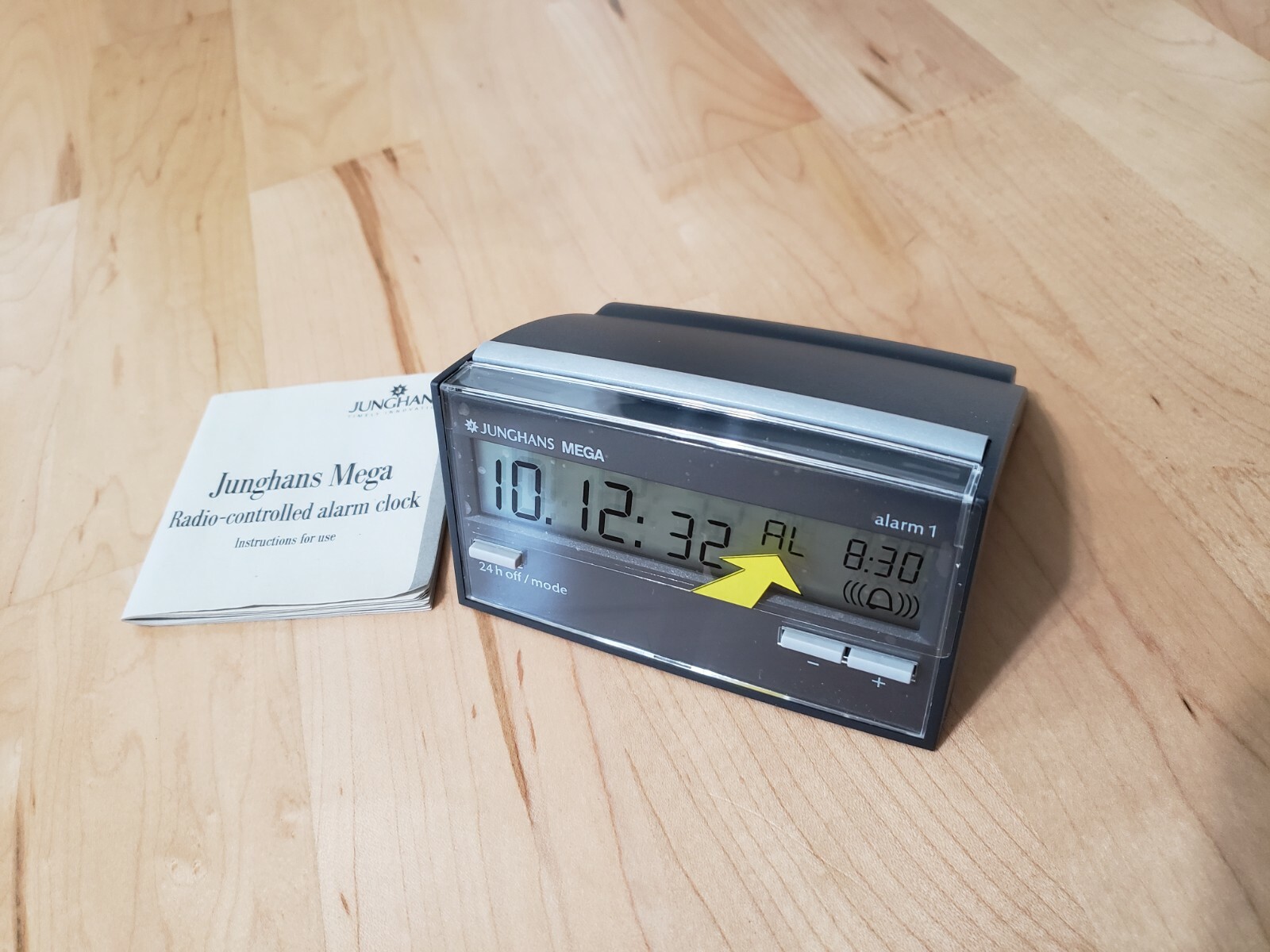 JUNGHANS 170/1001.00 Mega Atomic Alarm Clock (Gray)のeBay公認海外通販｜セカイモン