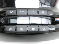 Peugeot 208 I 15-19 Bedienteil Bedienelement Heizung Klimabedienteil Peugeot 208 I 15-19 27.09.2017 98195706XU... Vorschau 2