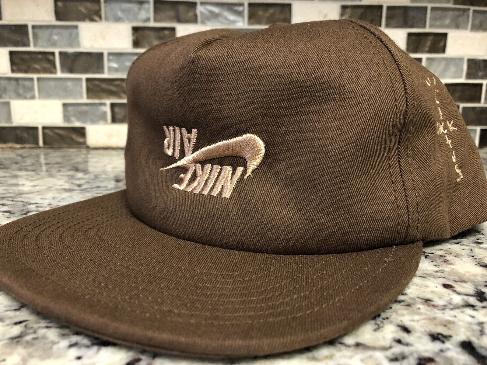 【美品】travis scott cap Nike スウッシュ