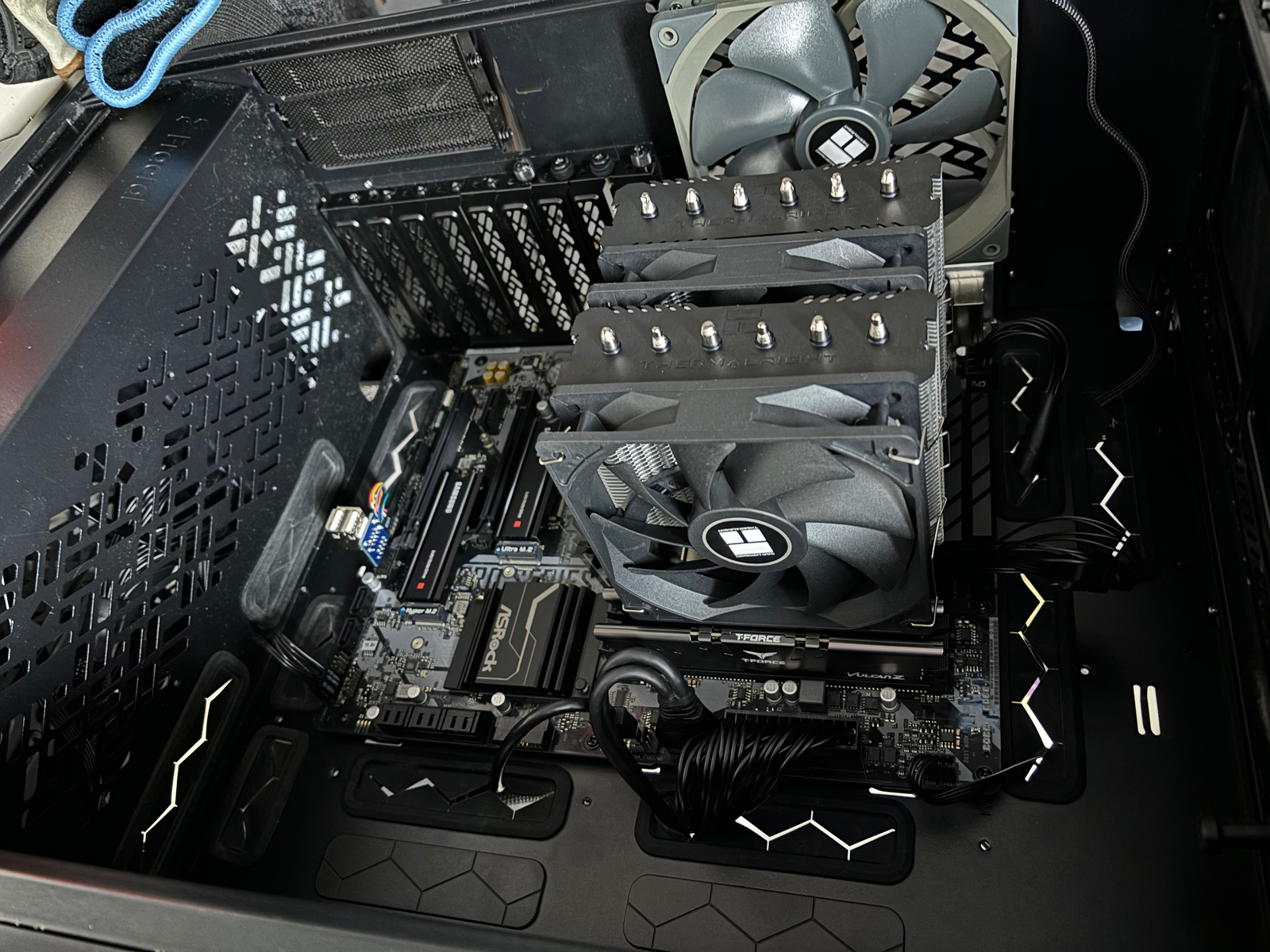 ASRock Z690 Pro RS LGA 1700 (14th,13th,12th Gen) Intel Z690 ASRock Z690 Pro RS LGA 1700 (14th,13th,12th Gen) Intel Z690
