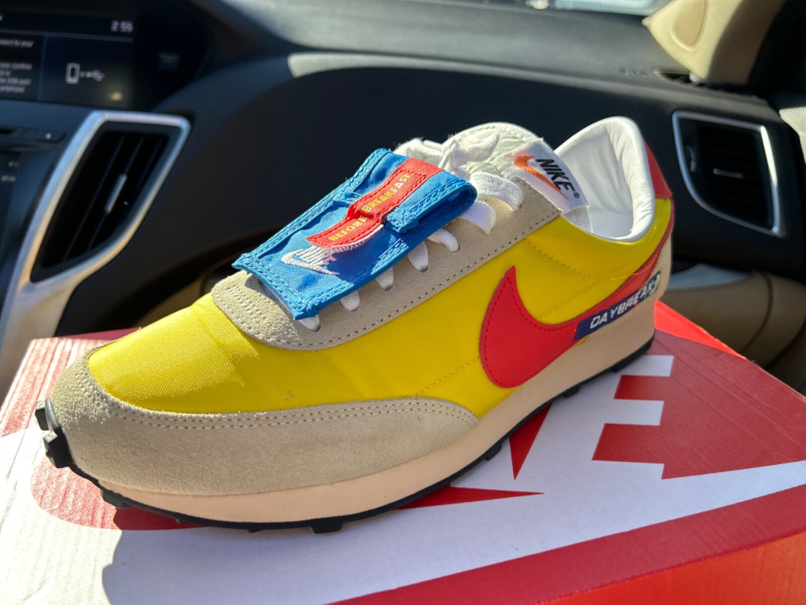 nike daybreak yellow red