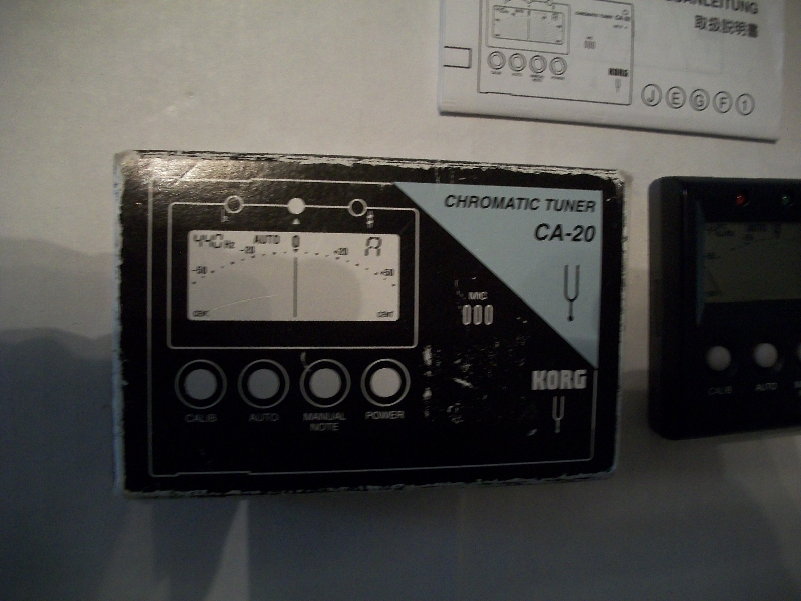 KORG Chromatic Tuner CA-20 for Electric or Acoustic Guitars with box manual