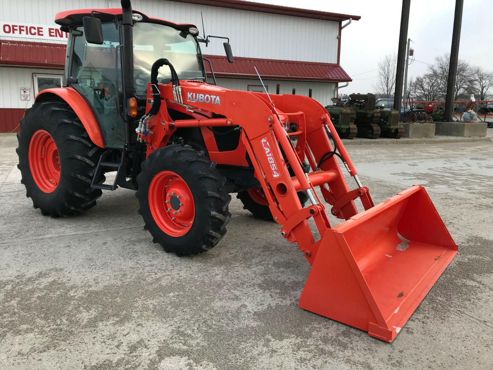 2017 KUBOTA M5-111