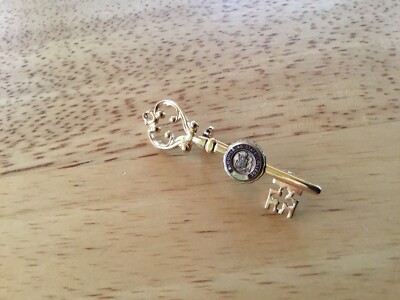 VINTAGE BLOOMSBURG STATE COLLEGE OPEN SCROLL WORK SKELETON KEY PIN/BROOCH 1 3/4''