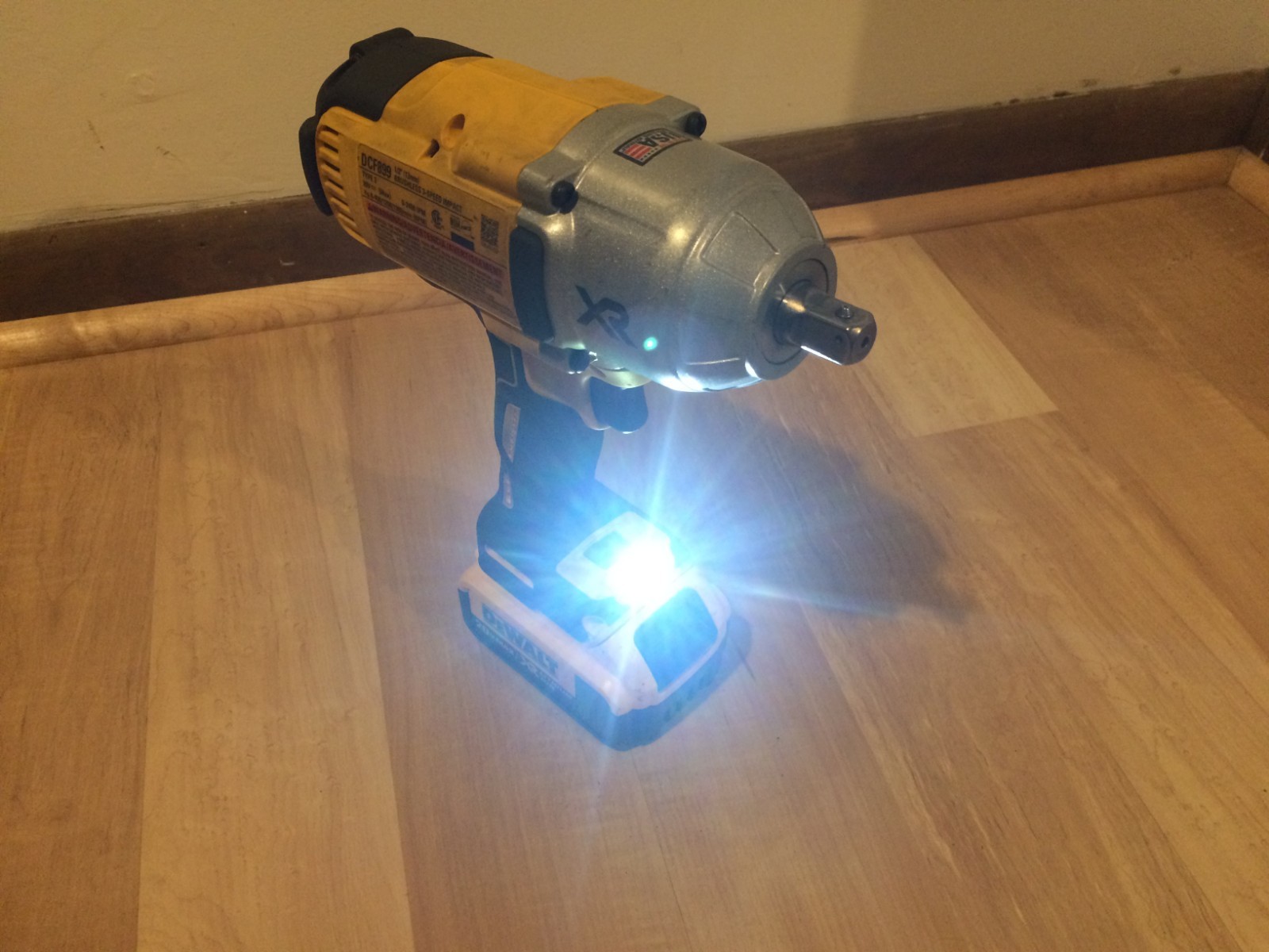 Dewalt DCF899 20V MAX XR High Torque 1/2