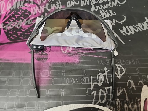 Pre-owned Oakley X Shoe Palace M Frame Mumbo Rare (romeo Juliet Mars Medusa C Six Ott Bob) In Prizm Ruby, Prizm Jade