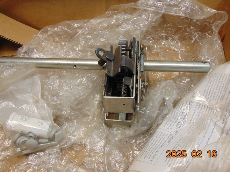 EATON 449D224G04 White Drawout Racking Mechanism Assembly