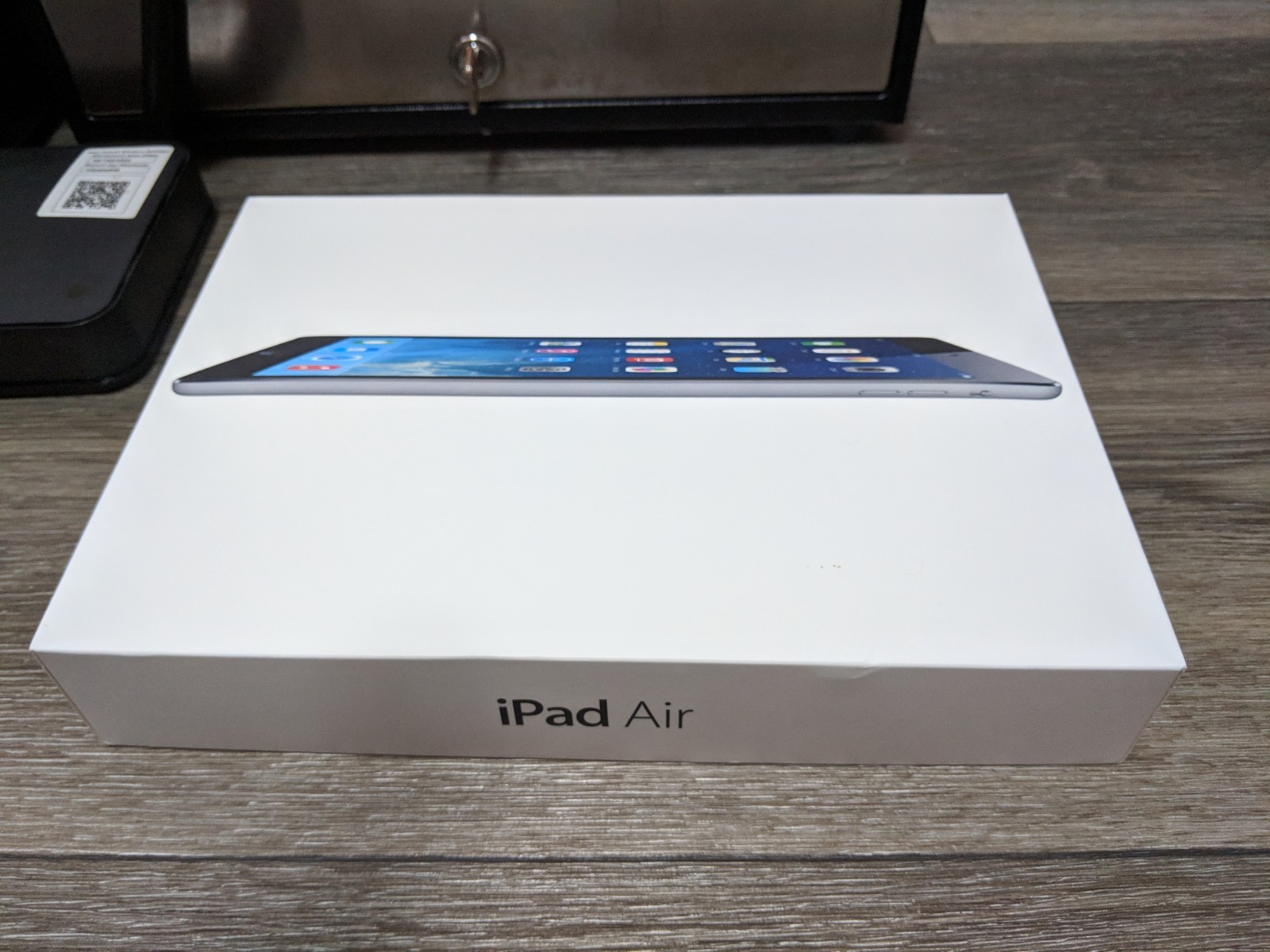 Shopkeep POS System (2 iPads Included) Barcode Scanner W/ Walnut Wood iPad Stand