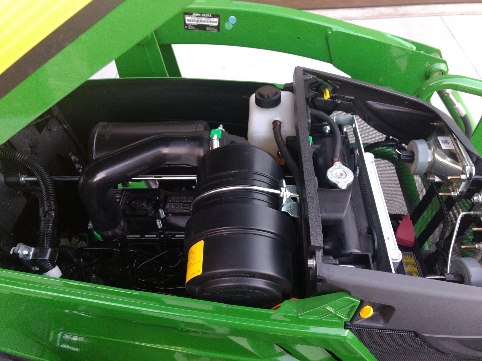 John Deere Tractor 1025r 2018 includes snowblower