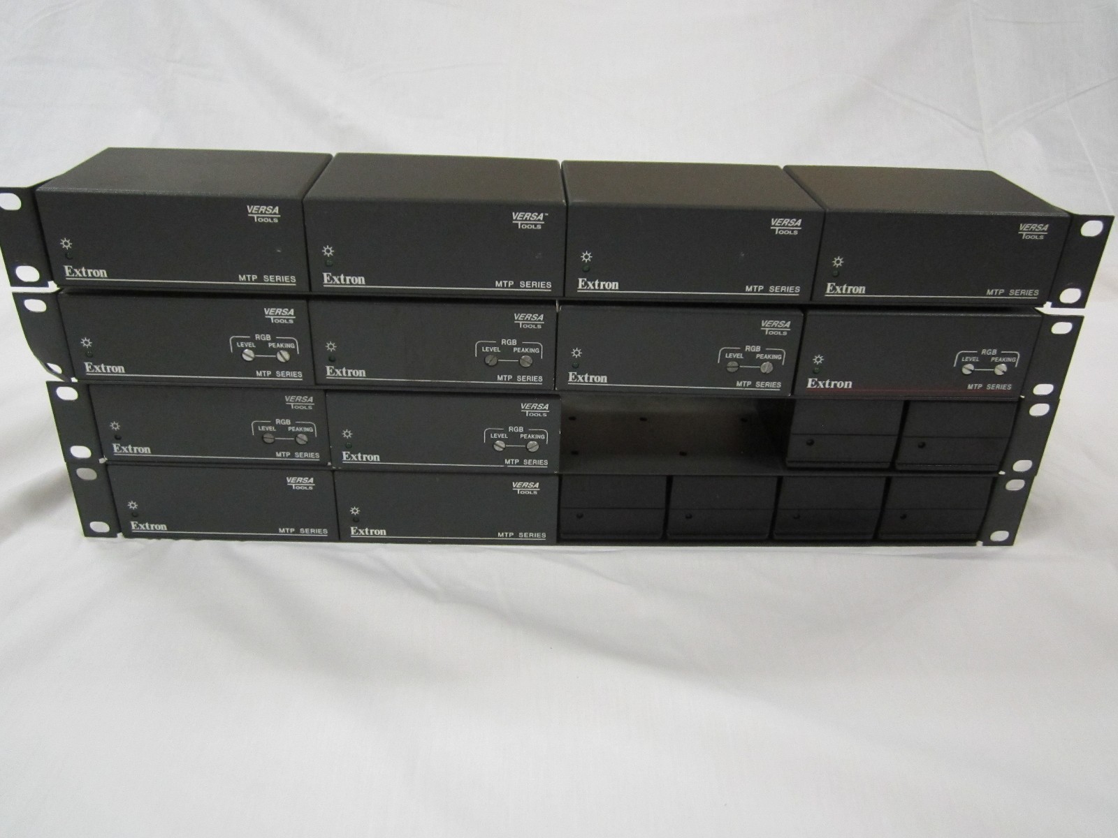 12-Pack Extron Transmitter - Receiver