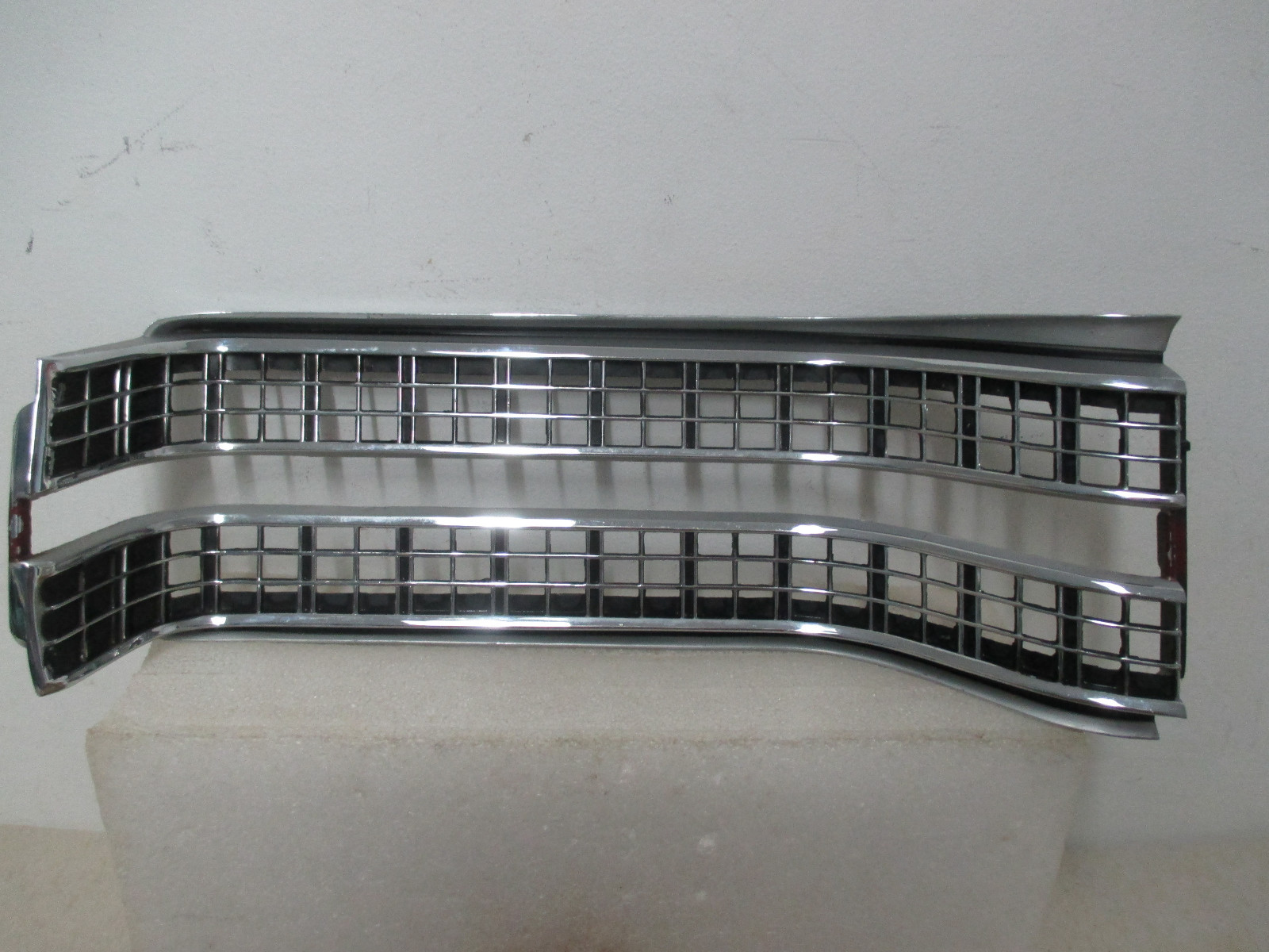 Mopar NOS 1968 Chrysler New Yorker Left Hand Tail Light