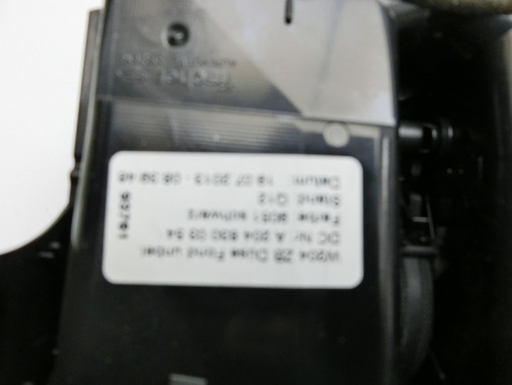 Mercedes W204 S204 C250 07-14 Luftdusche Luftdüse Mitte Hinten Mercedes W204 S204 C250 07-14 29.08.2013 A2048300354... Vorschau 5
