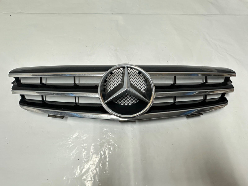KÃ¼Hlergrill Mercedes W209 Frontgrill A2098800223 KÃ¼Hlergitter