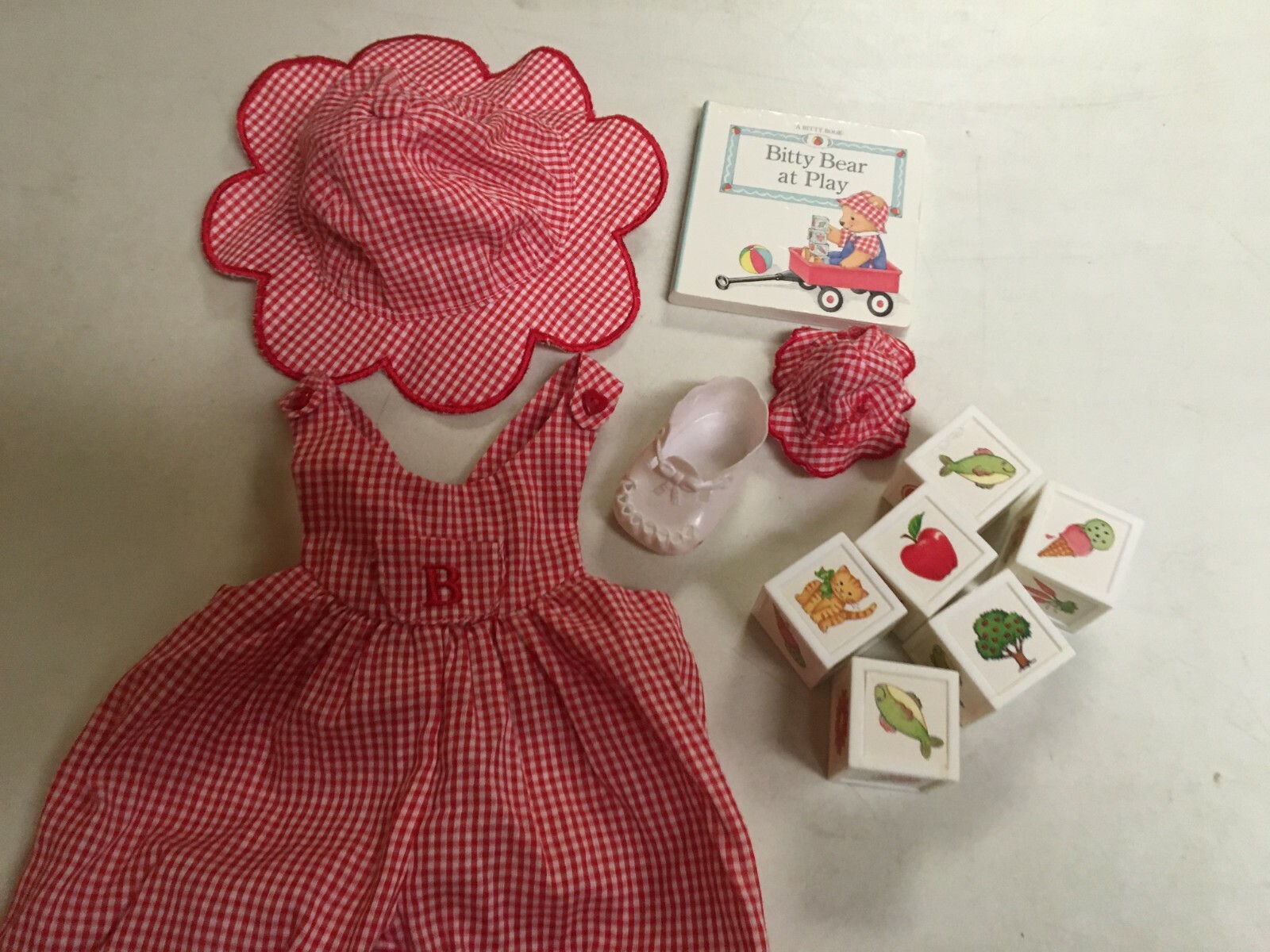 AMERICAN GIRL DOLL BITTY BABY BEAR AT PLAY GINGHAM OUTFIT BOOK TOYS