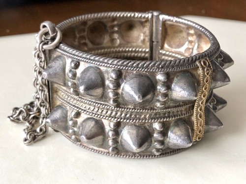Vintage Bedouin Omani Yemen Silver Tribal Spike Hinged Bracelet