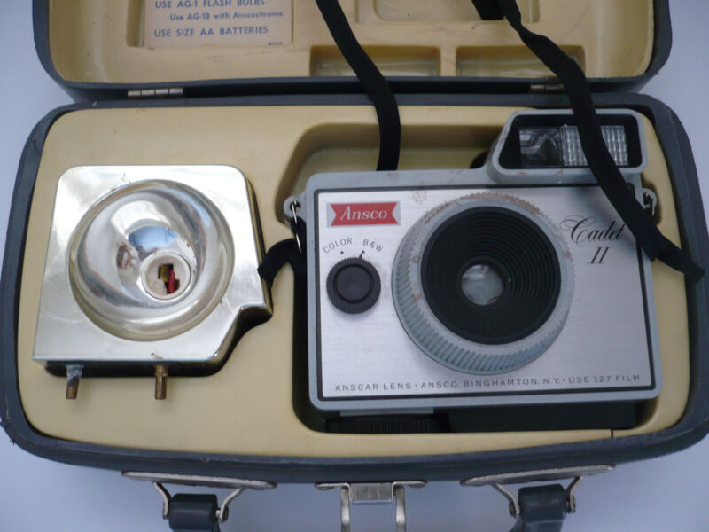 Vintage Ansco Cadet Ii Camera W/flash In Hard Plastic Case Untested