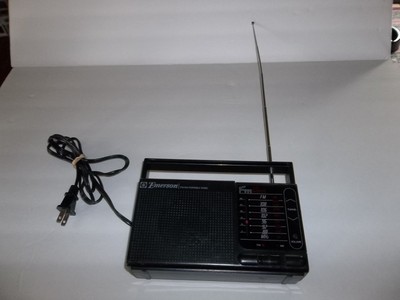 VINTAGE EMERSON AM/FM PORTABLE RADIO AC/DC MODEL NO.P3809CS WORKS GREAT