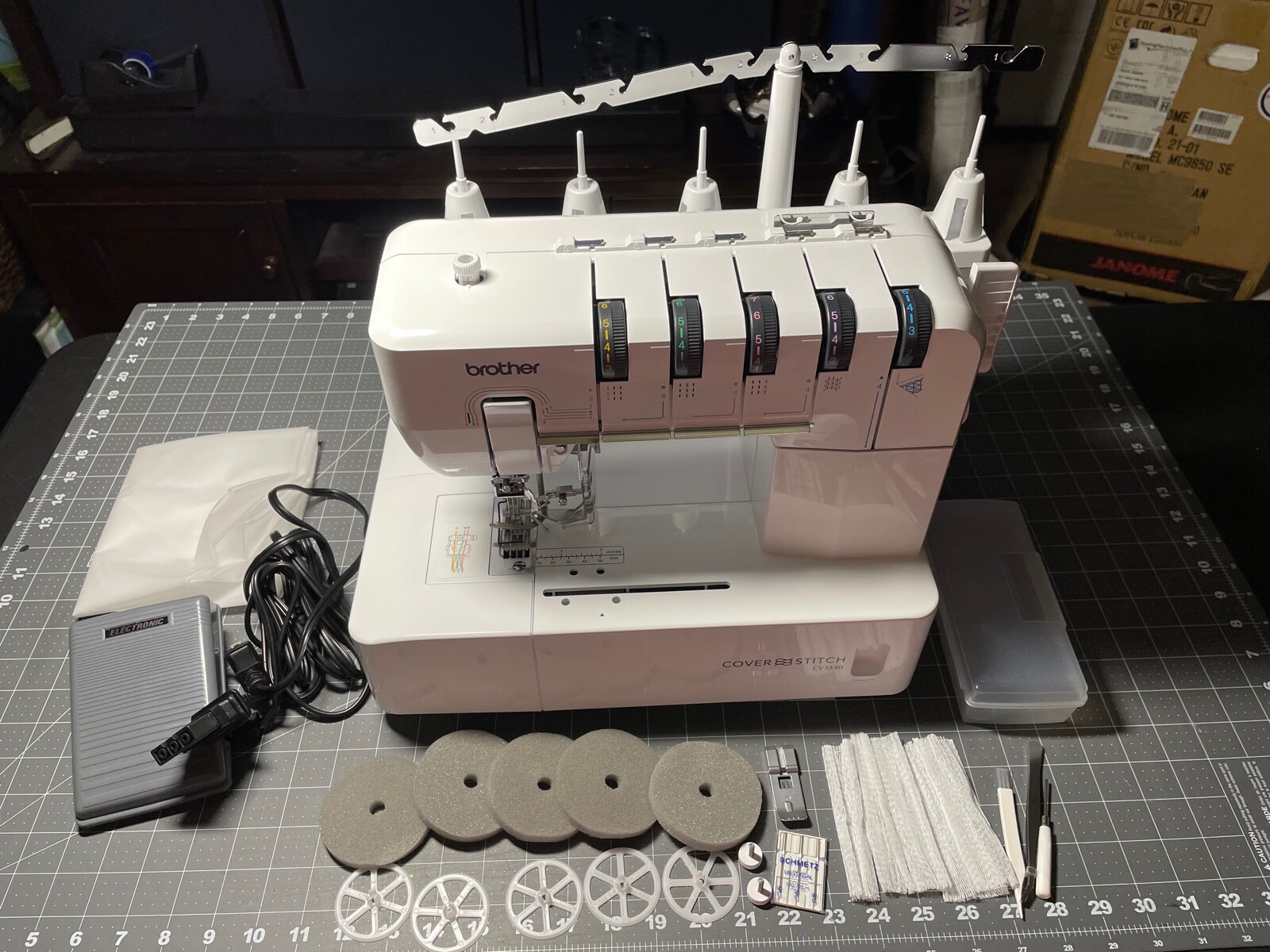 Cover stitch. Cover stitch. Babylock blcs-2 cover stitch. распошивальная машина babylock blcs-2 cover stitch. Merrylock cover stitch auto.