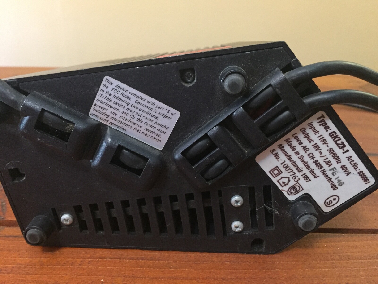 LEICA GKL23-1 DUAL PLATE BATTERY CHARGER FOR TOTAL STATION SURVEYING