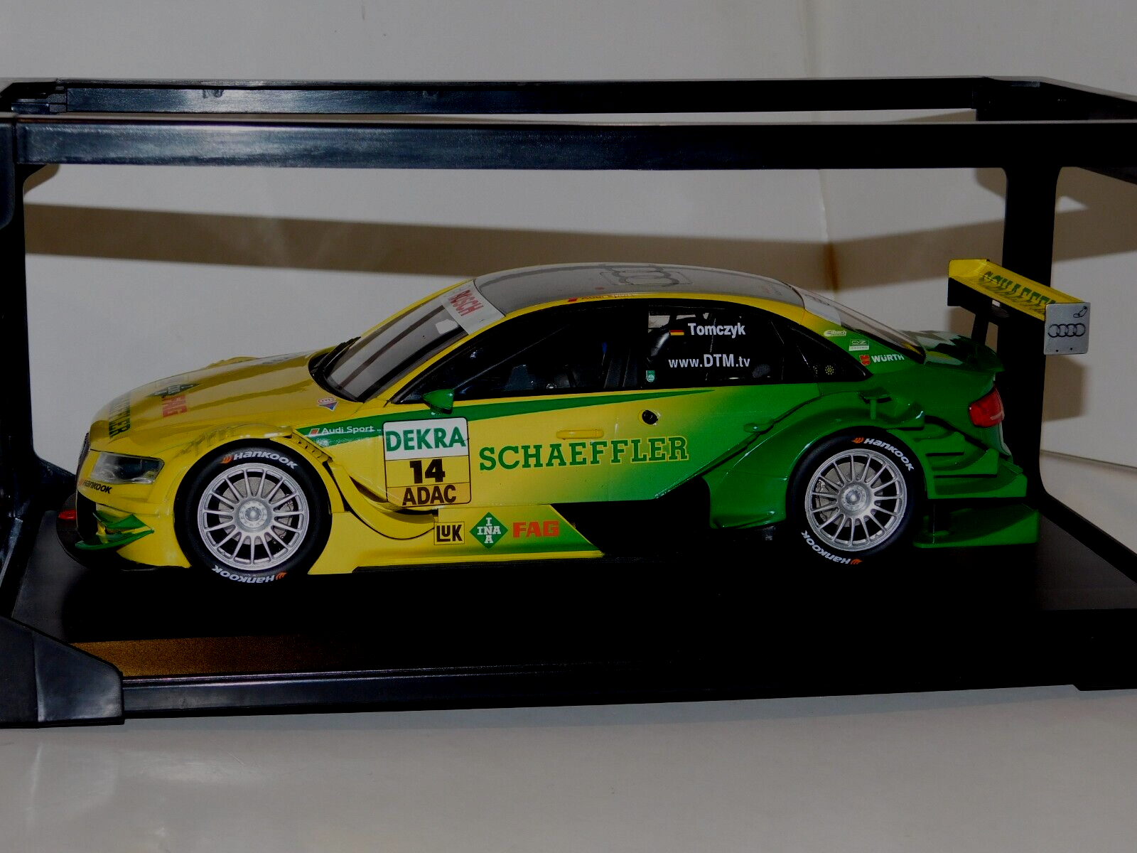 X061 ノレブ 1/18 アウディ A4 DTM 2008 レッドブル / NOREV △