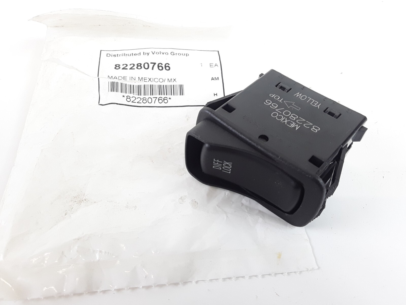 Volvo 82280766 Diff Lock Dash Console Switch Fits Mack GU813 p/n 1MR4347BM8 Volvo 82280766 Diff Lock Dash Console Switch Fits Mack GU813 p/n 1MR4347BM8