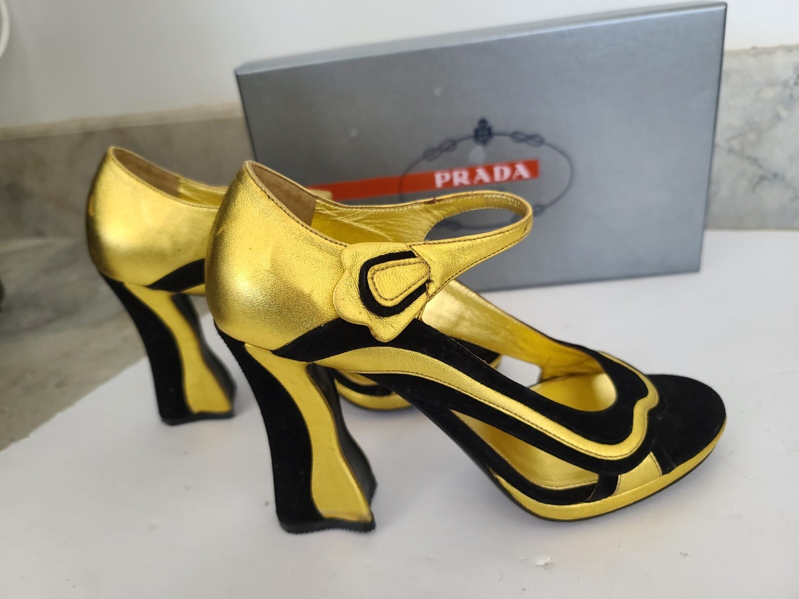 靴 Prada Leather Strap Heels $_57.JPG?set_id=880000500F