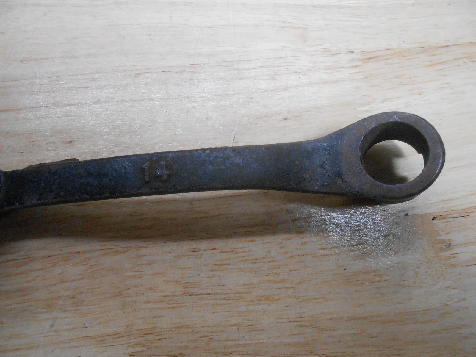 Cast Iron Wooden Handle Crank - 7/8