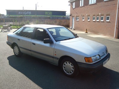 FORD GRANADA 2.9I GHIA 1987 D REG MK3 . READ THE ADD IN FULL ! 76 tho from new .