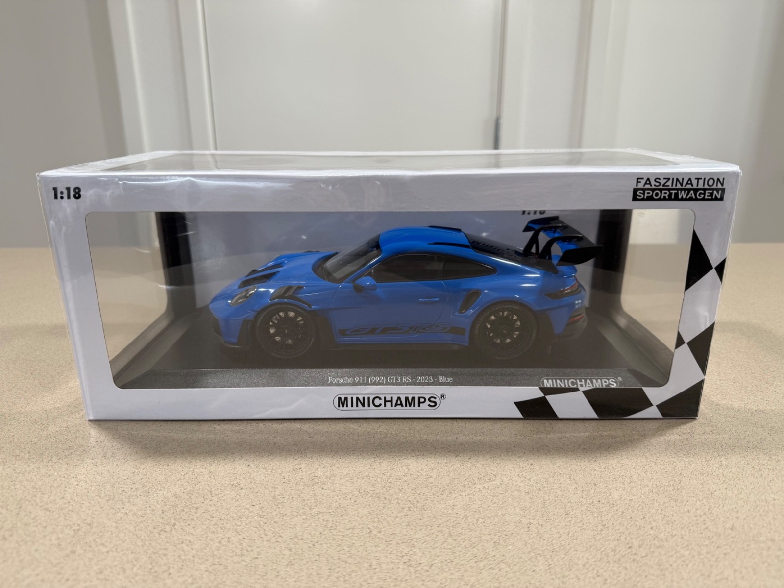 【MINICHAMPS】Porsche 911GT Shark Blue Minichamps 64 Shark Blue Porsche 992 911 GT3 1:64 Scale