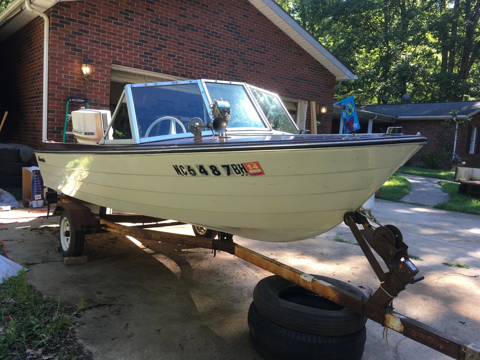 1970 Glassmaster Fishing/Ski boat w/Trailer
