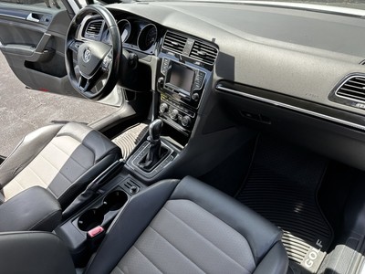 image 3 of interior