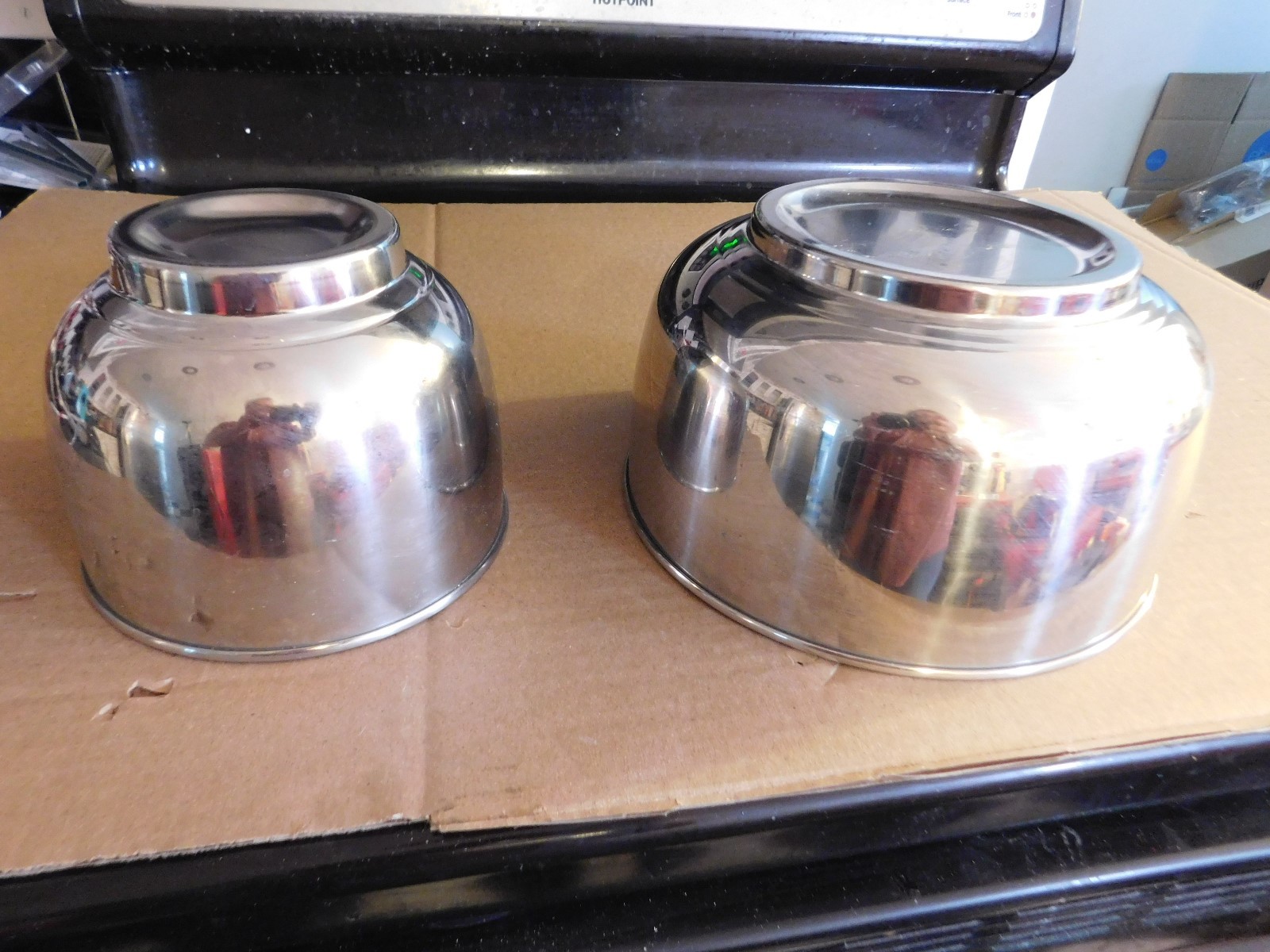 PAIR OF VINTAGE SUNBEAM STAINLESS STEEL MIXMIXER MIXING BOWLS 9