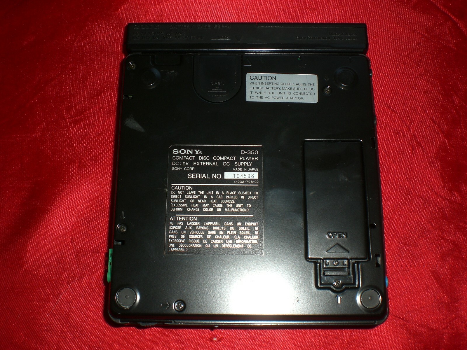 Broken SONY Discman CD Player D-350 for parts or repair