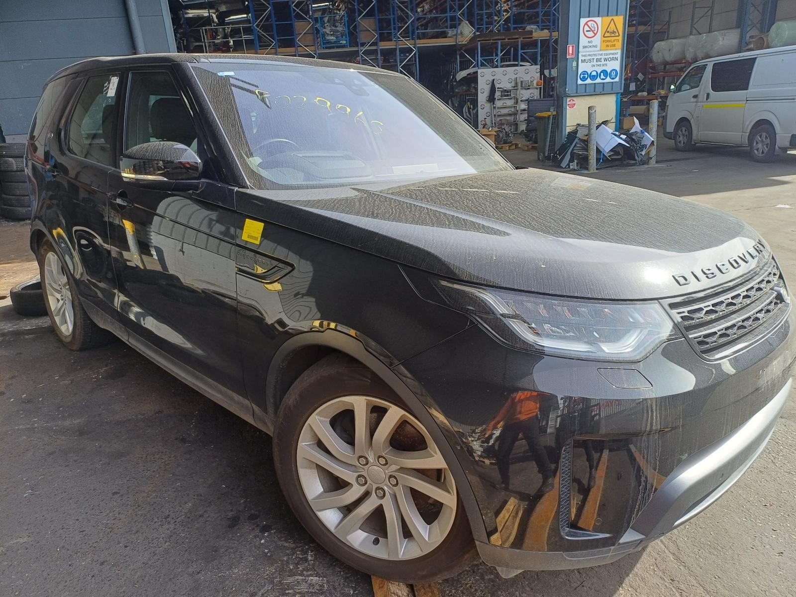 LAND ROVER DISCOVERY 2016-2025 RIGHT FRONT DOOR L462, 12/16-