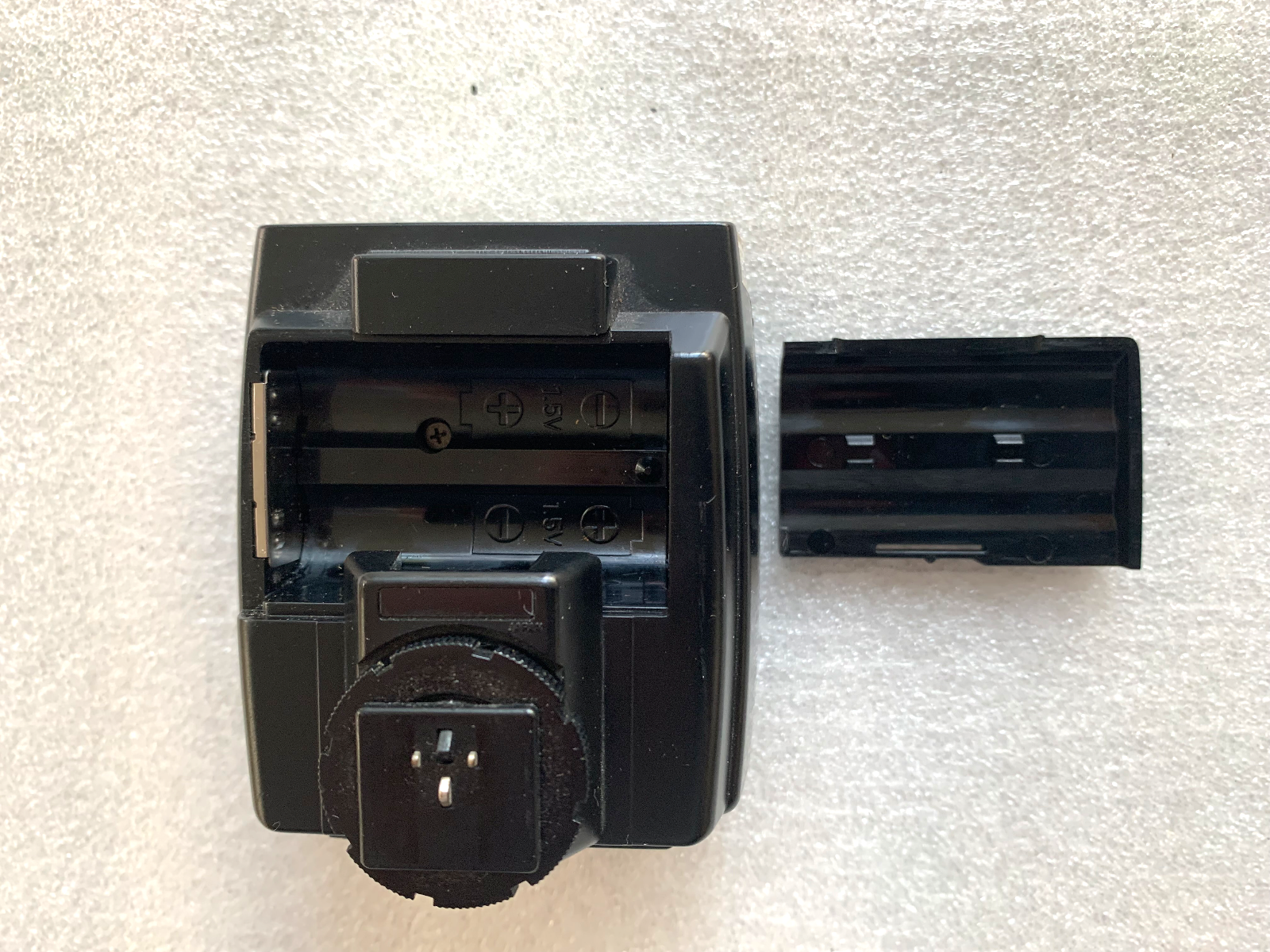 Olympus OM System Electronic Flash T 20 for OM2 Shoe Mount With Case