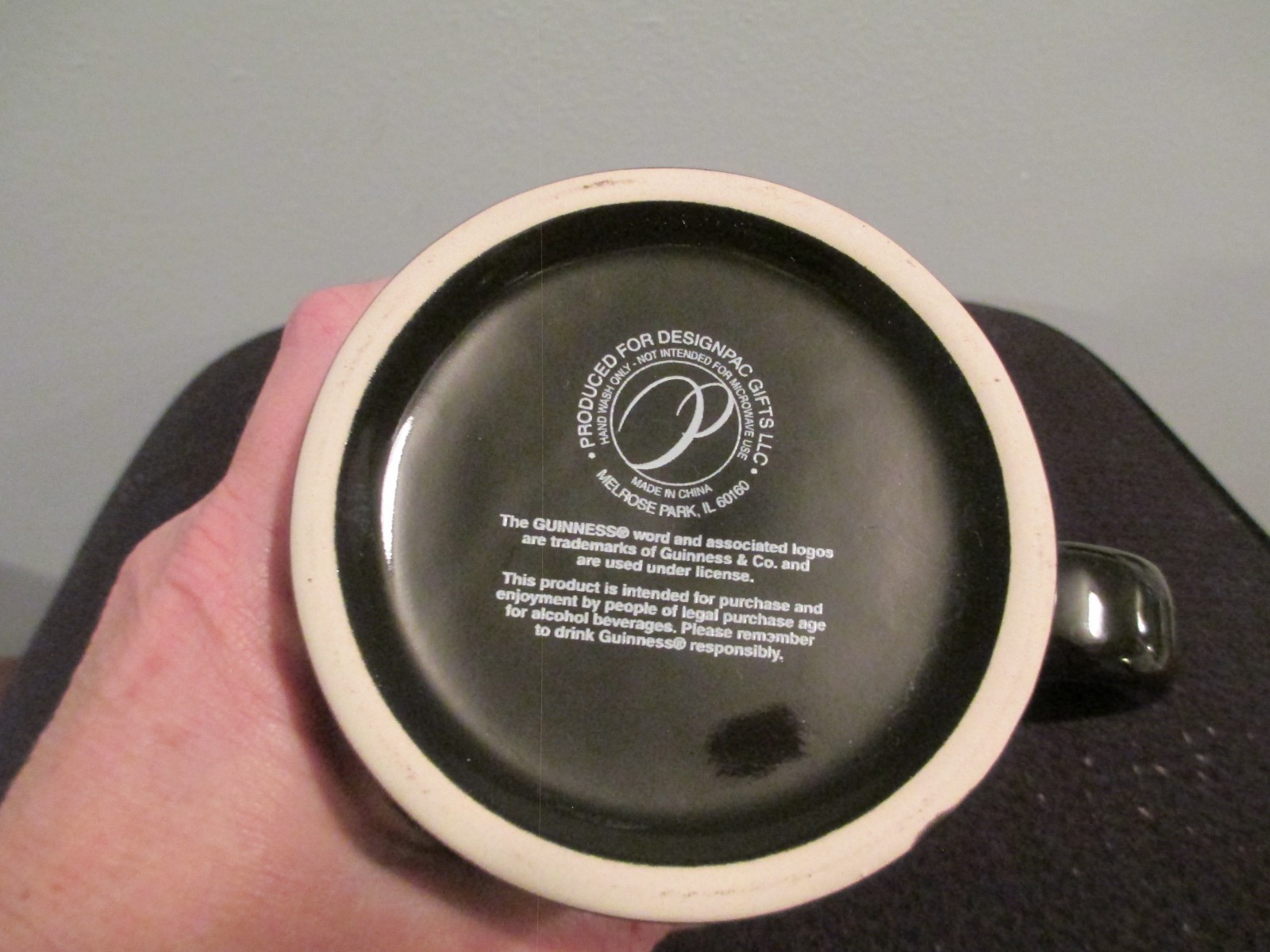 Guinness ORIGINAL mug black 20 oz-nice graphics, EUC-FREE SHIPPING