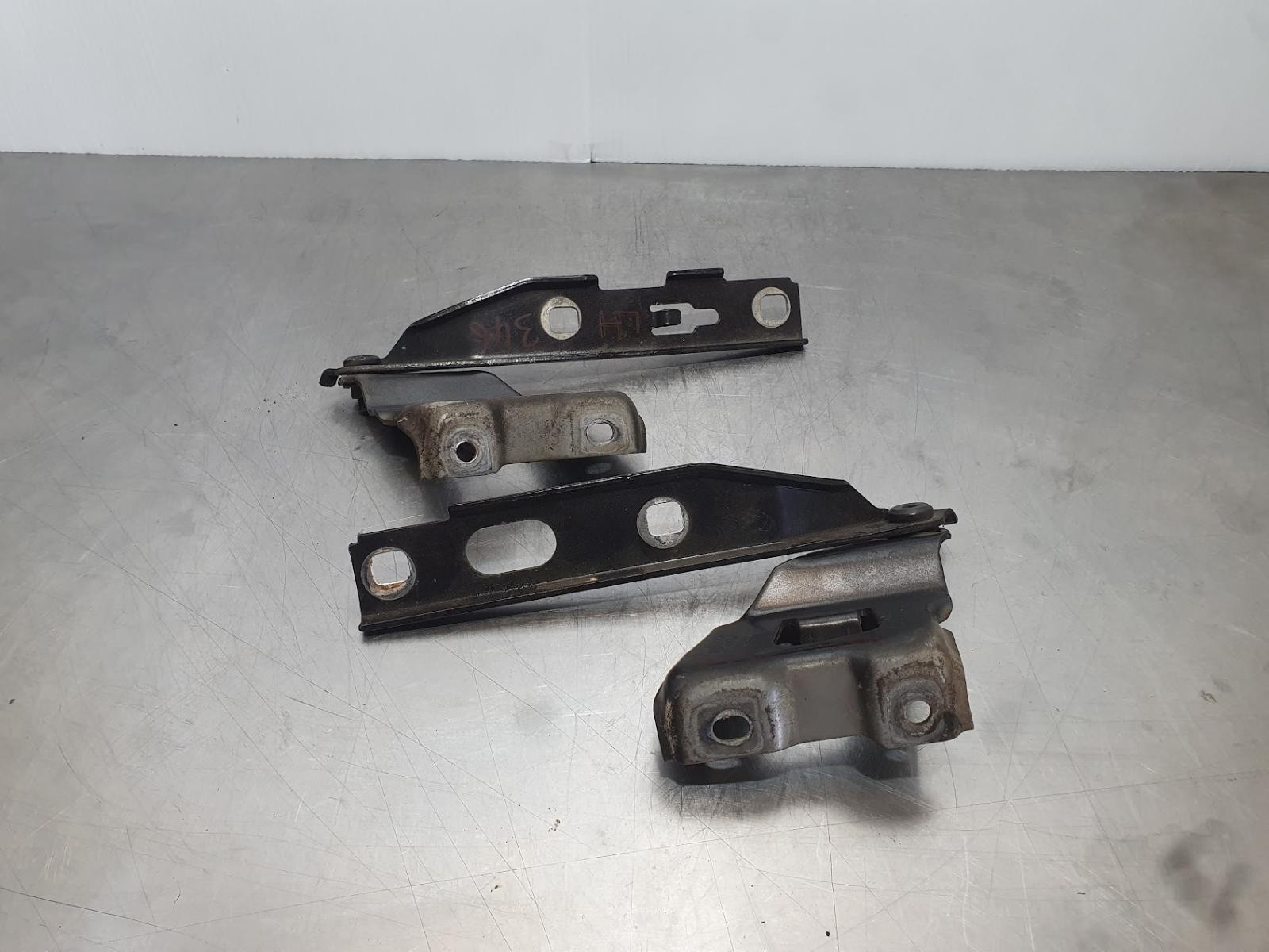 2011 Audi A4 BONNET BONNET HINGES (PAIR) B8 8K 02/08-01/16 8K0823301D image 2
