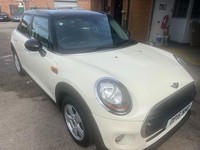 2015 MINI HATCHBACK 2015 1.5 Cooper 5dr IN WHITE £20 ROAD TAX ONE OWNER FROM NEW