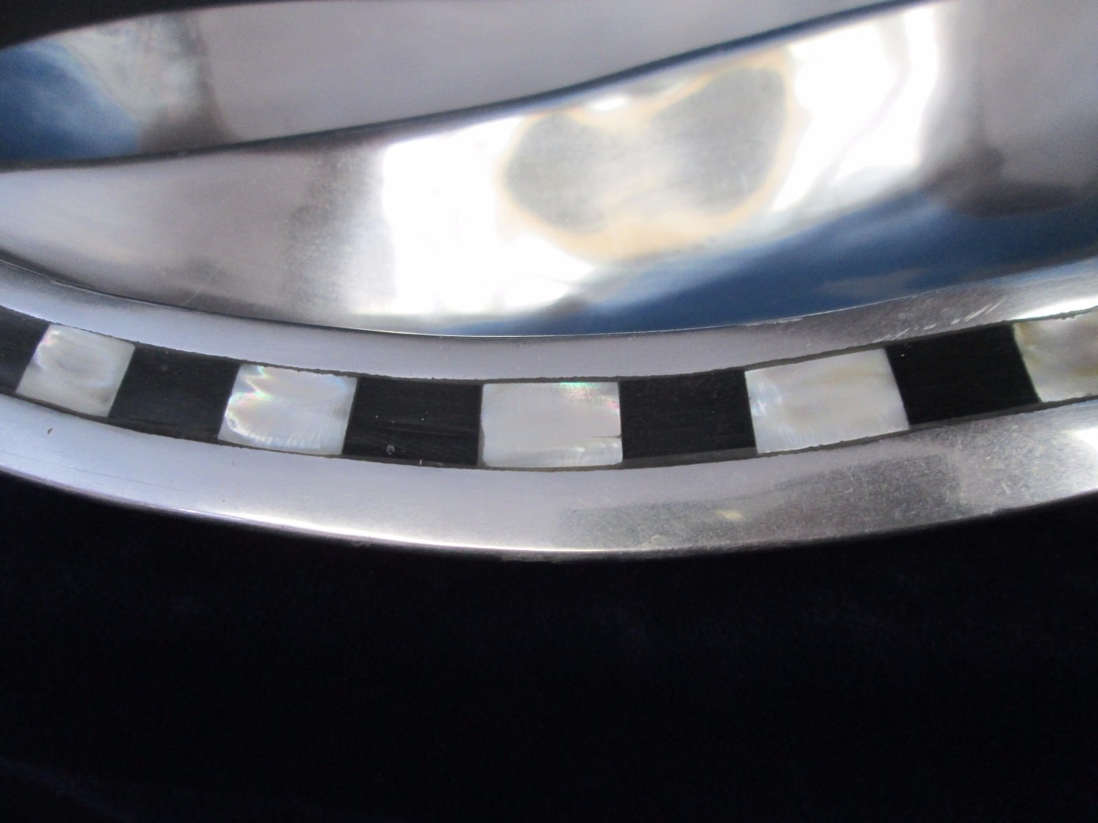 TOWLE Oval Divided Bowl Mother of Pearl & Onyx Inlay Aluminum Alloy Sleek
