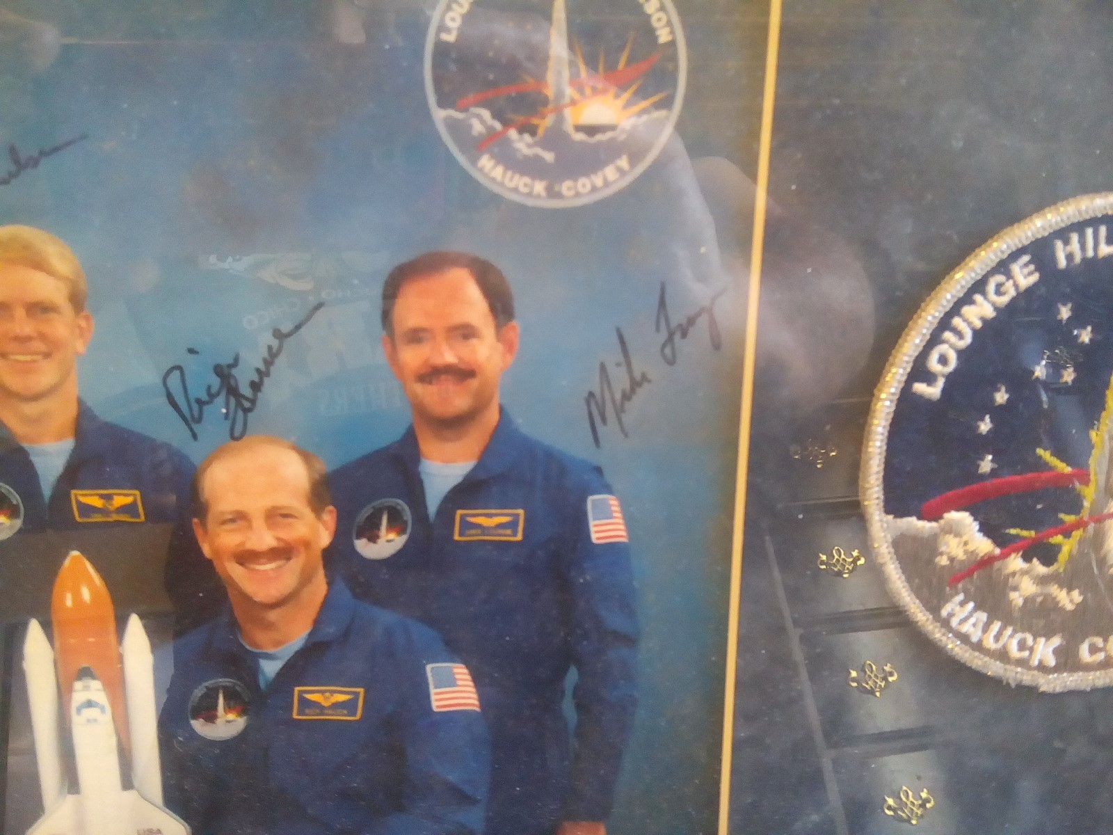 FRAMED AUTOGRAPHED PHOTO OF 5 ASTROUNATS LOUNGE,HILMERS,COVEY,NELSON, HAUCK