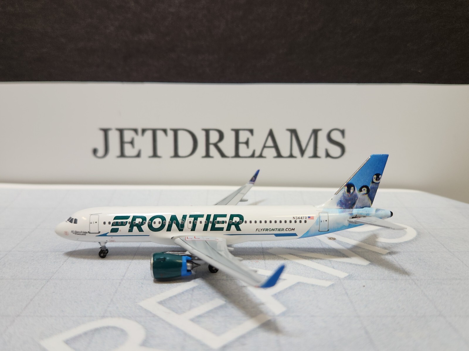 1/400 FRONTIER AIRLINES AIRBUS A320-200 NEO PENGUINS COLORS