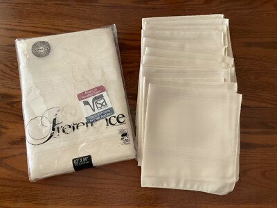 Visa Tablecloth & Napkin Set by Milliken 60x84  Oblong Cream USA
