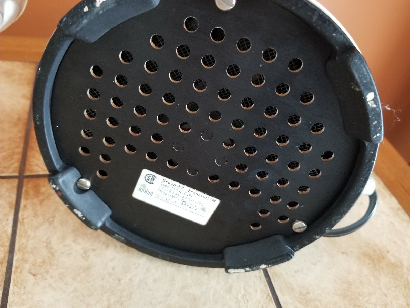 BRAUN KM 32 GLASS BLENDER AND BASE COUNTER TOP