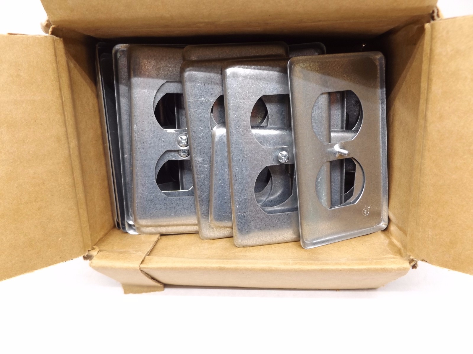 Box of 25 Crouse-Hinds TP616 Raised 1/8″ Duplex Utility Box