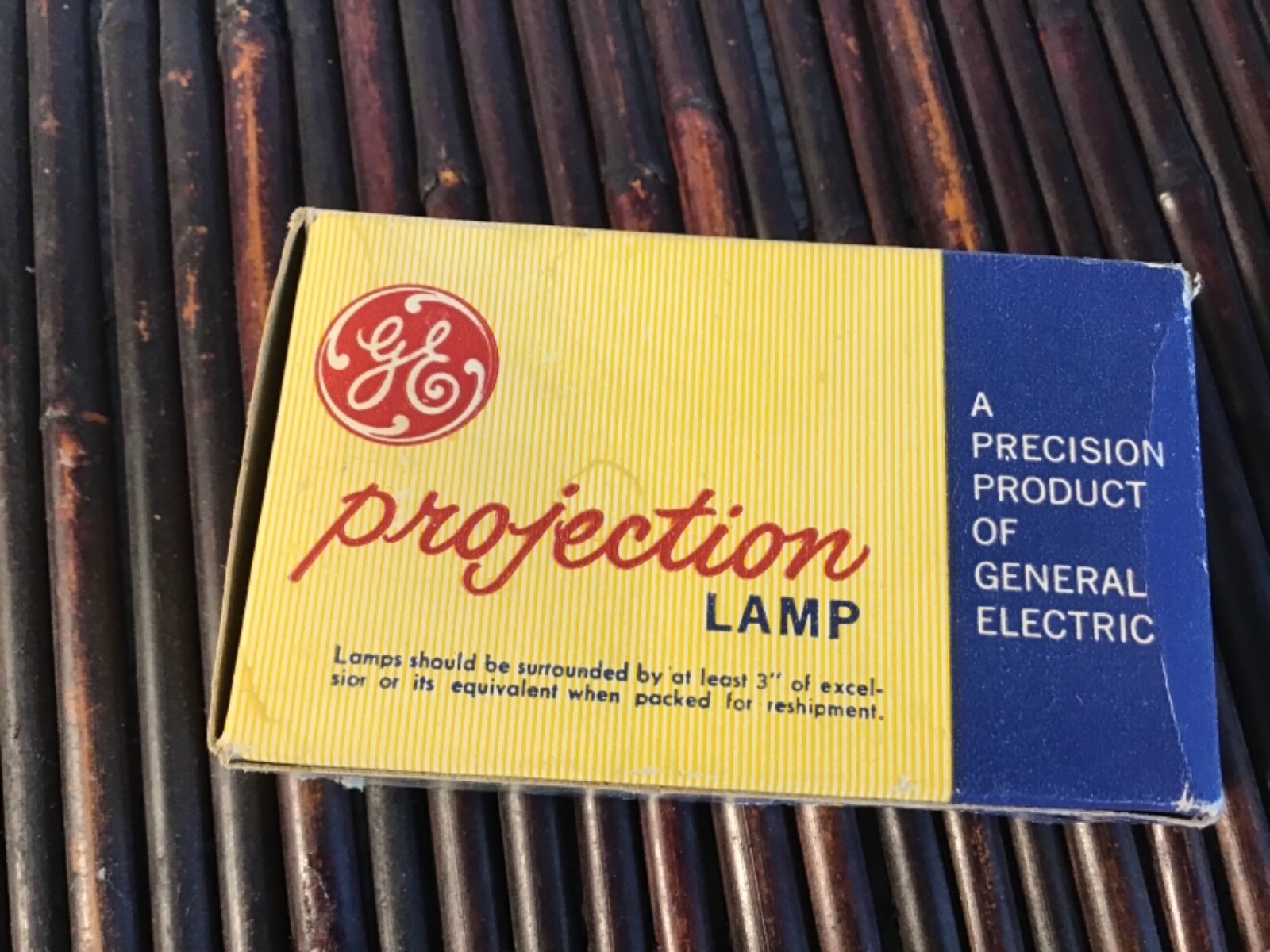 GE DKR Projector Bulb Lamp, 21V, 150W, NOS in Box